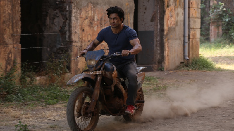 Vidyut Jammwal performing stunts on the bike