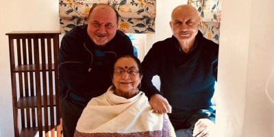 Anupam Kher with mother Dulari Kher and brother Raju Kher