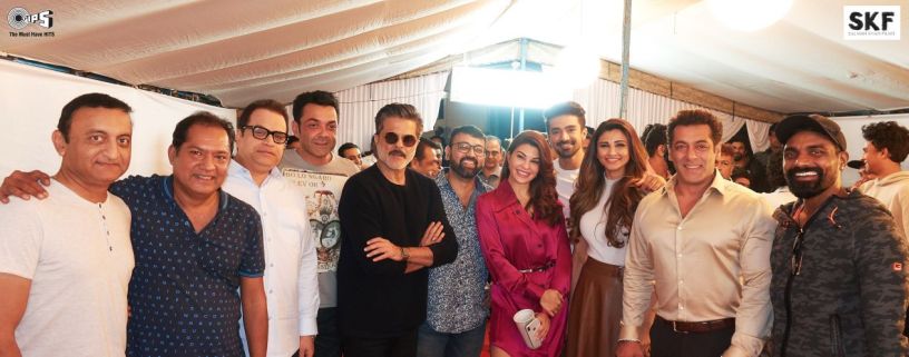 Race 3 team- Salman Khan, Race 3, Jacqueline Fernandez, Anil Kapoor, Bobby Deol, Saqib Saleem, Daisy Shah, Remo D'souza