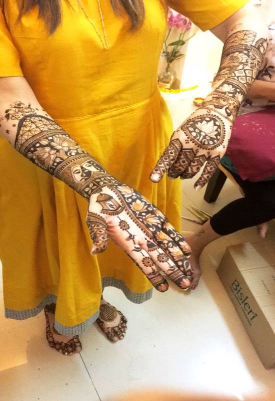 Wedding Celebrations begin for Shweta Tripathi- Mehendi Ceremony