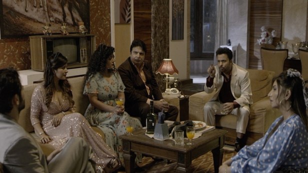 Mano Ya Na Mano movie still 0