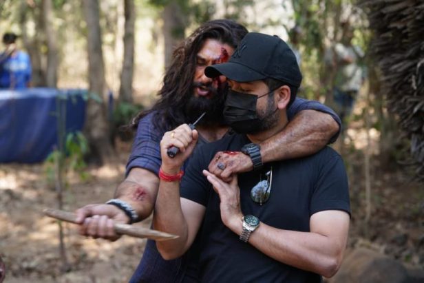Aditya Dhar and Ranveer Singh on sets of Dhurandhar